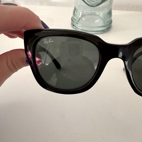 Ray-Bans Black Wayfarer Women’s RB 4178 52 mm Cat Eye Sunglasses RayBans - Picture 13 of 15